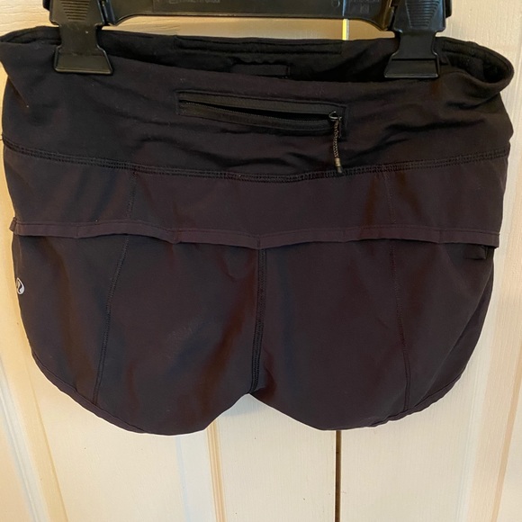 lululemon athletica size two shorts - Picture 2 of 2